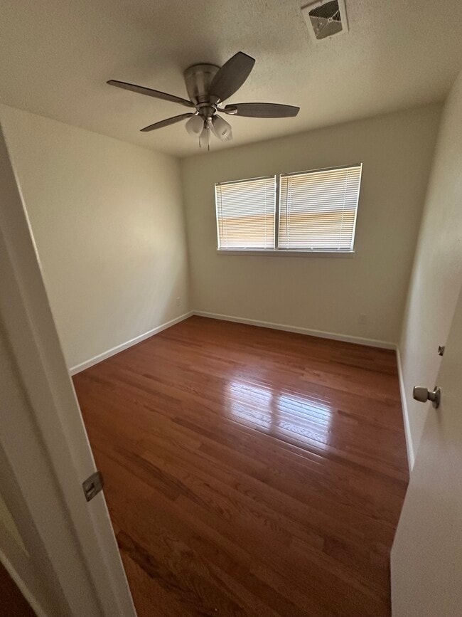 Building Photo - 4208 SE 31st Ave