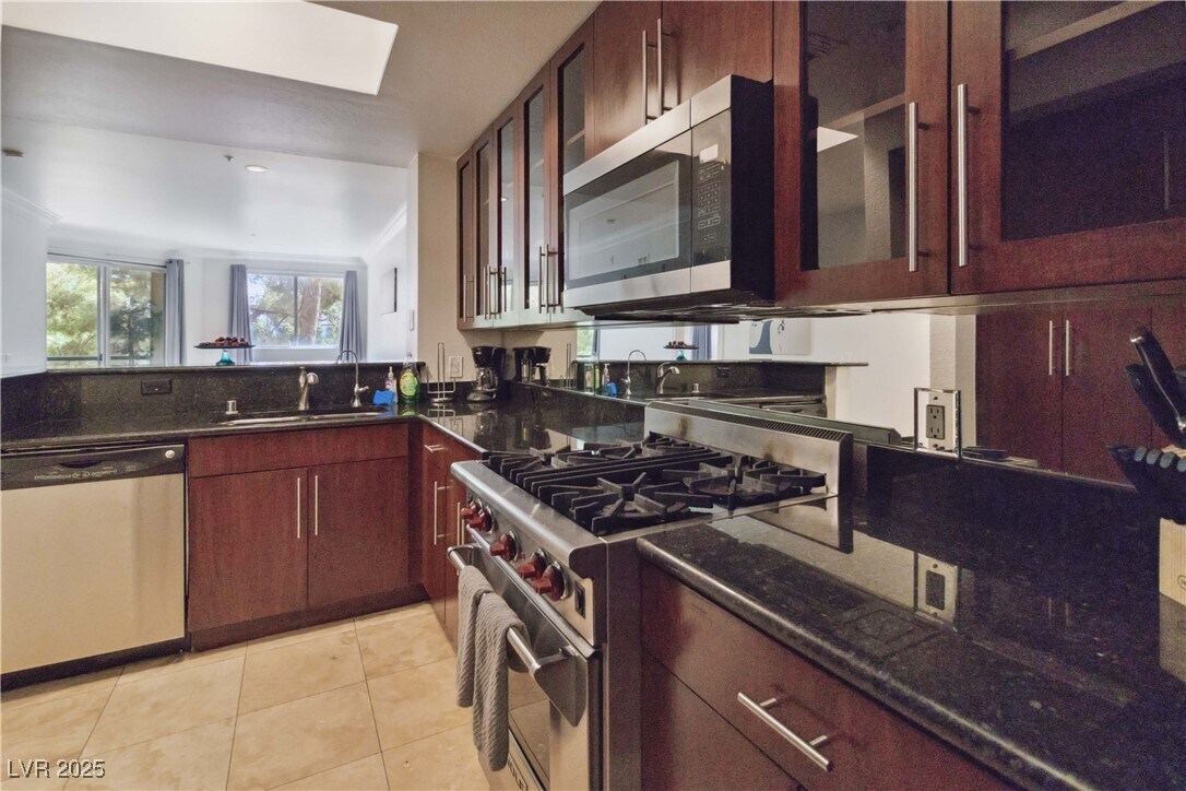 Primary Photo - 230 E Flamingo Rd