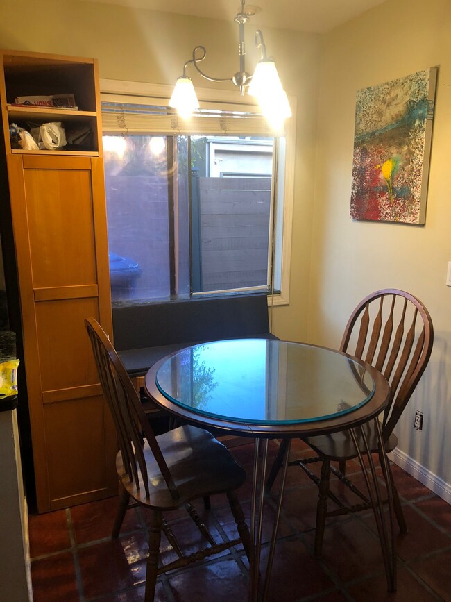 Kitchen Cubby eating area - 1319 Walgrove Ave