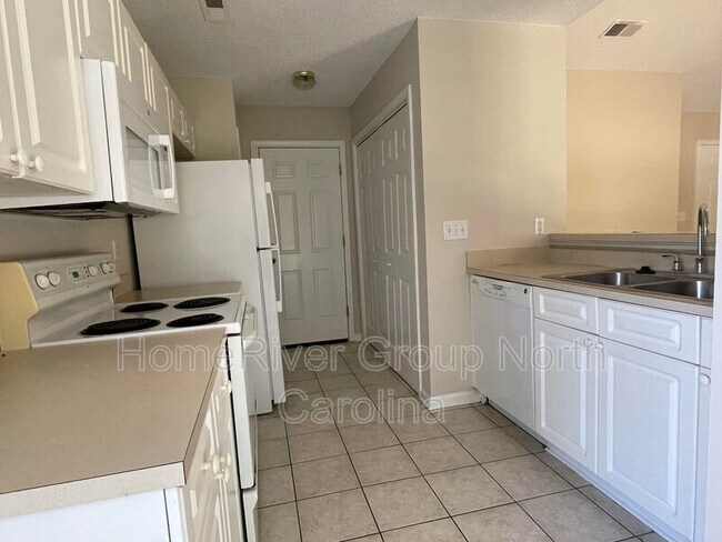 Building Photo - 12713 Cumberland Crest Dr