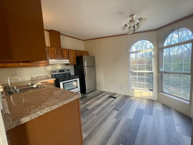 Foto del edificio - 1350 Pami St