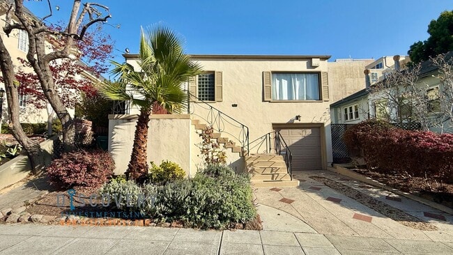 Updated MCM Gem in Adams Point - Updated MCM Gem in Adams Point House