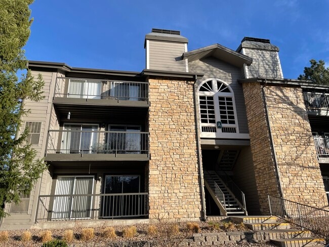 Building Photo - 2575 S Syracuse Way