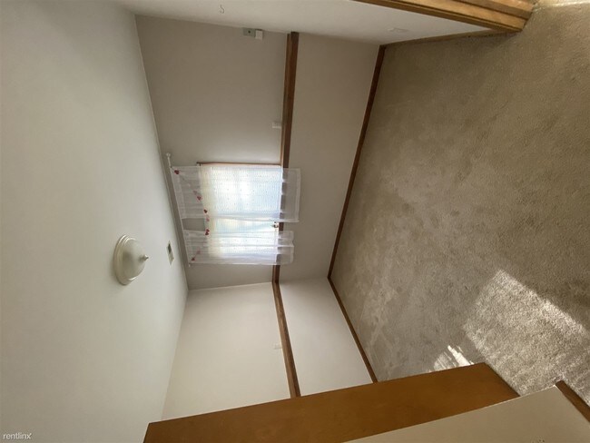Foto del edificio - 2 br, 2 bath Condo - 604 Millard Ave