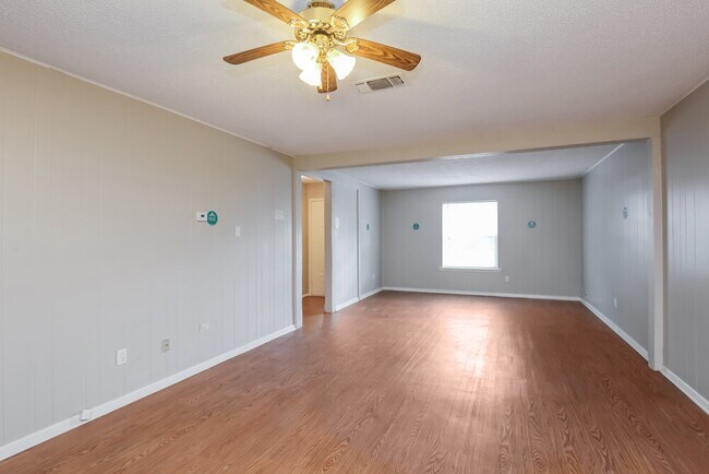 Foto del edificio - 1307 Columbine Ct