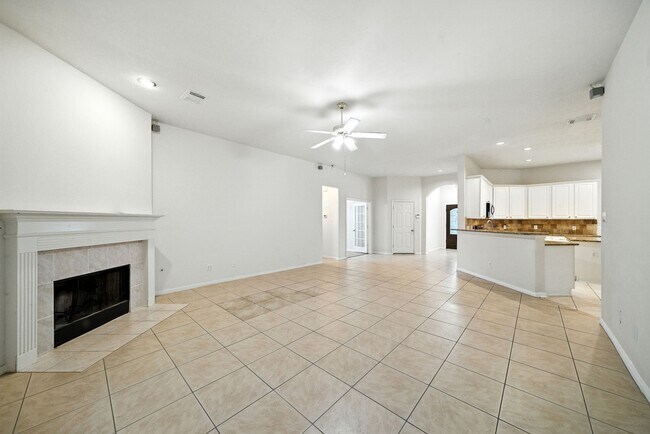 Building Photo - 1626 Maryvale Dr
