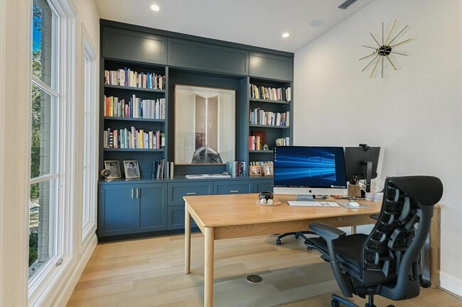 Foto del edificio - 5101 Cuesta Verde