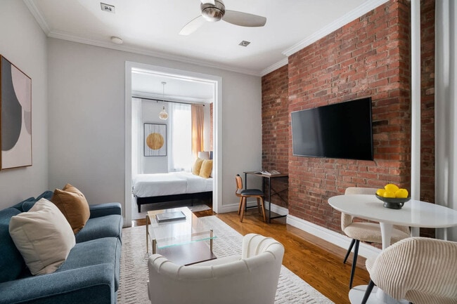 Building Photo - 246 Mott St