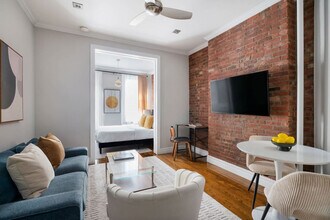 Building Photo - 246 Mott St