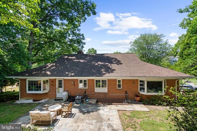 Foto del edificio - 5201 Brookeway Dr