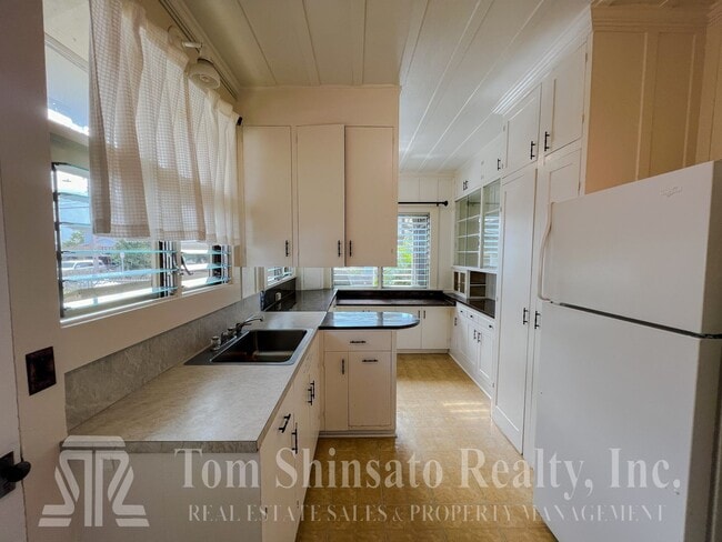 Building Photo - 3 bedroom house in Liliha