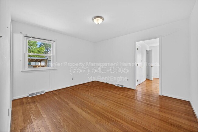 Building Photo - 204 Cleopatra Ct