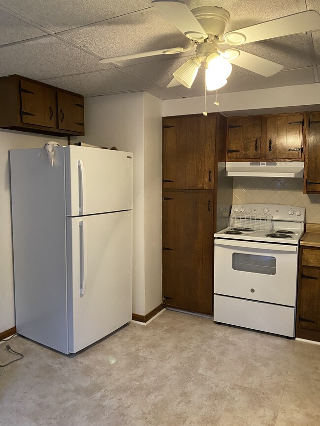 Kitchen - 711 Central Ave