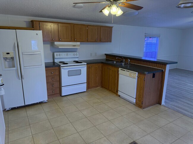 Building Photo - 329 Laureno Pl