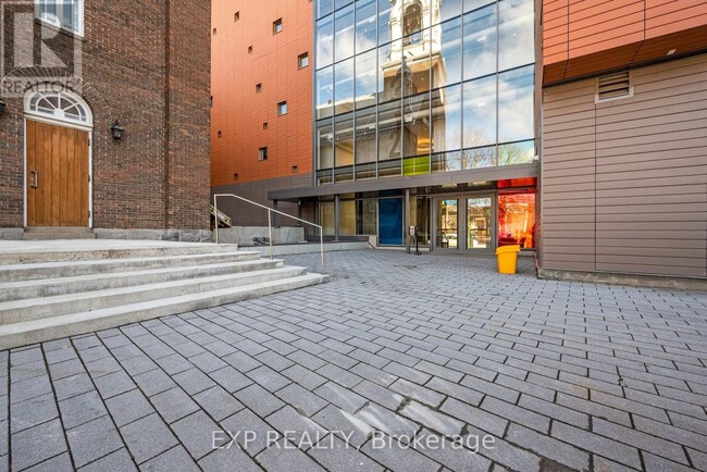 Building Photo - 135 Barrette St