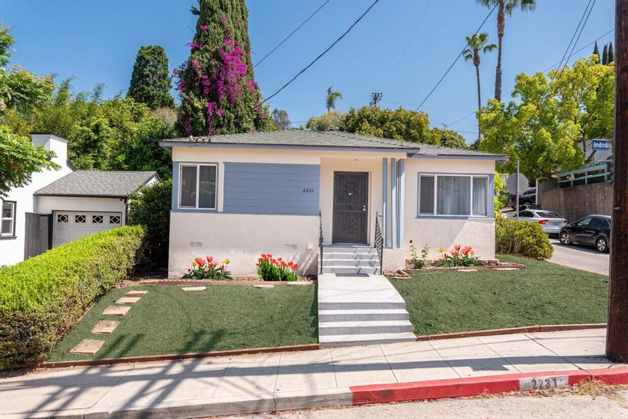 Foto principal - Newly remodeled 3bd 2ba home in Silverlake!