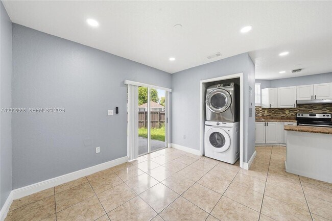 Foto del edificio - 902 SW 8th Pl