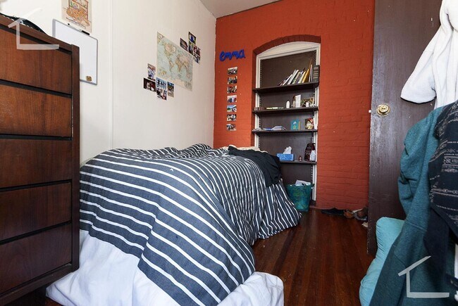 Foto del edificio - Large 4 bed