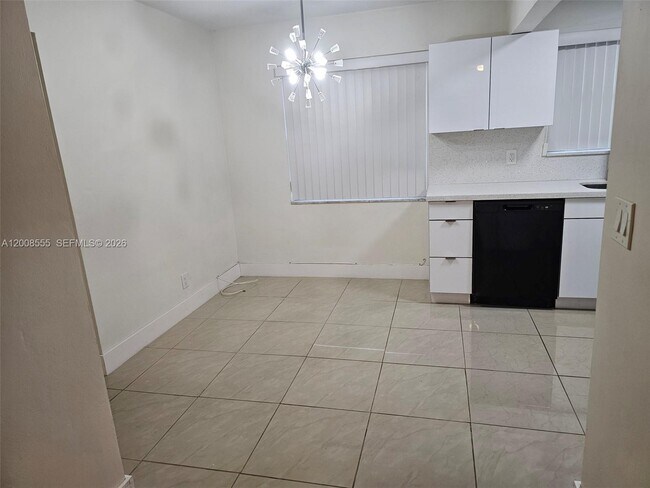 Foto del edificio - 900 Tallwood Ave