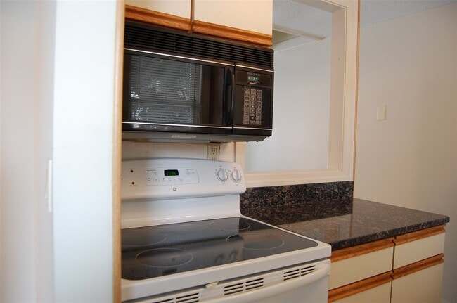Building Photo - 129 Fisherville Rd