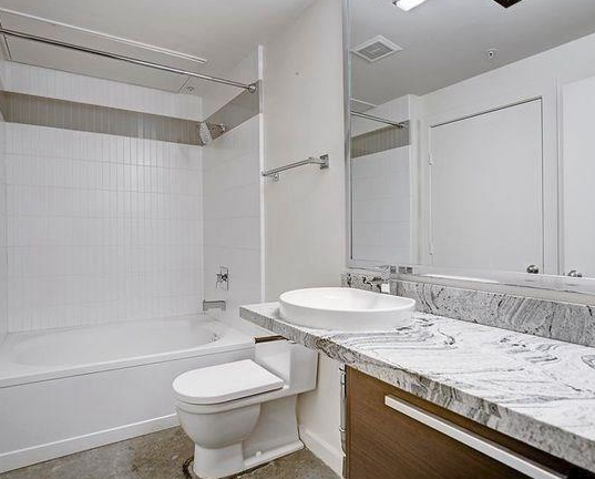 Building Photo - 2000 Bagby-1159