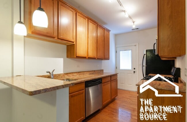 Photo - 3433 N Lakewood Ave Apartment