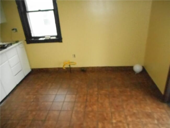 Foto del edificio - 613 Magee Ave