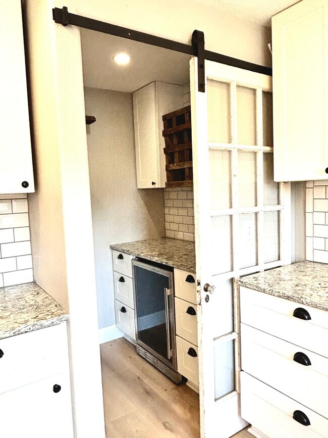 Building Photo - 16508 NE 32nd St