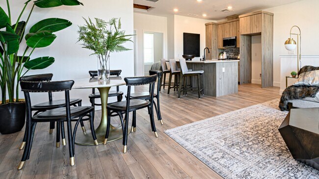 Building Photo - 626 W Mahogany Ln