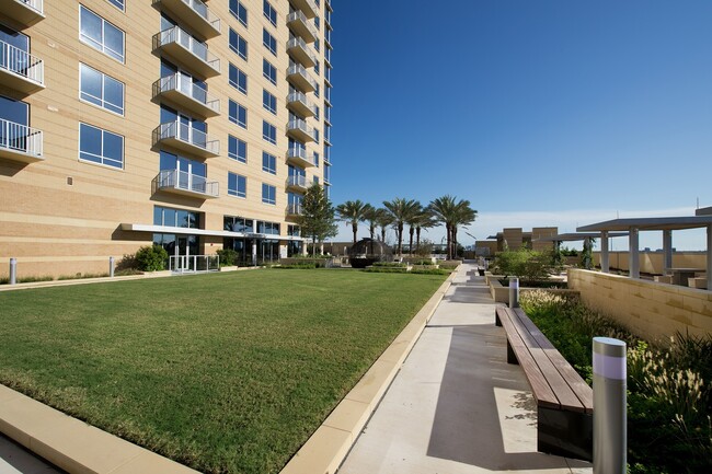 Our community features a zen garden. - The Sovereign at Regent Square