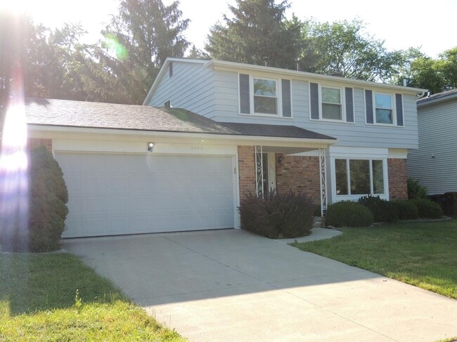 Building Photo - 2098 Yorktown Dr