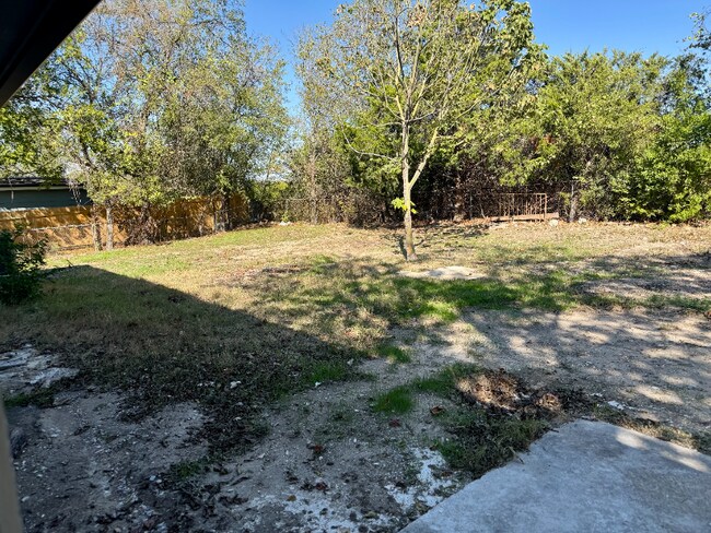 Building Photo - 8300 View Ridge Dr