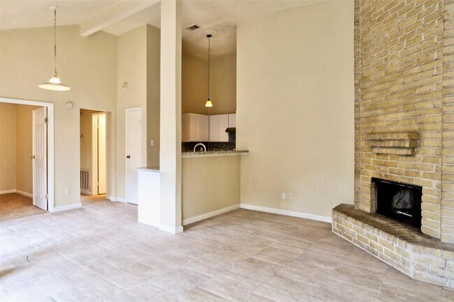 Building Photo - 6615 Greenyard Dr