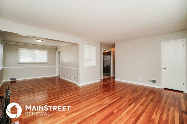 Foto del edificio - 2888 Dover Rd