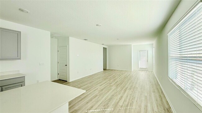 Foto del edificio - 2986 Waterlily Wy