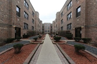 Building Photo - 3720 N Pine Grove Ave
