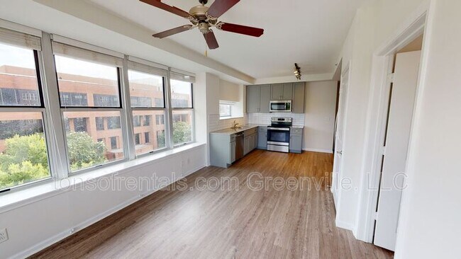 Foto del edificio - 100 E Washington St