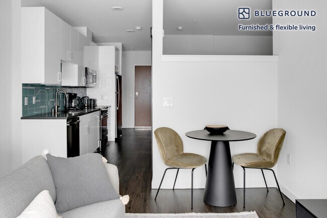 Foto del edificio - 221 Minor Ave N