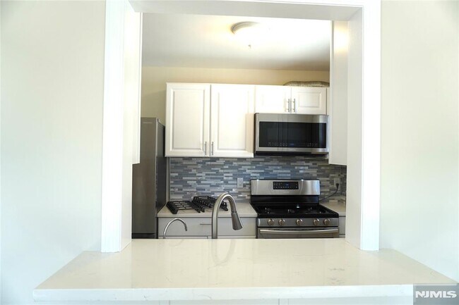 Foto del edificio - 399 S 6th St