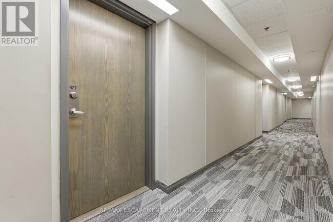 Building Photo - 3060 Rotary Way