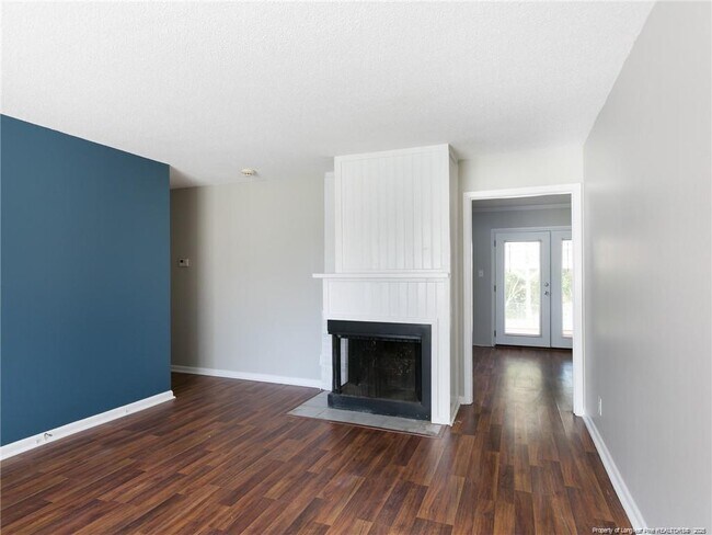 Foto del edificio - 504 Alleghany Rd