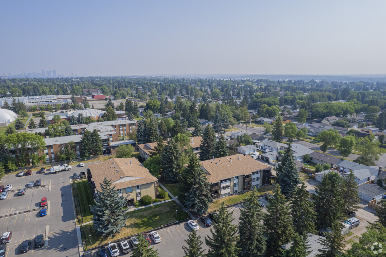 Aerial Photo - Acadia Manor