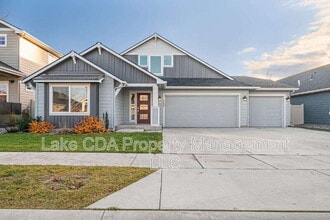 Building Photo - 2892 W Rimbaud Ave