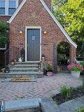 Building Photo - 436 Hill