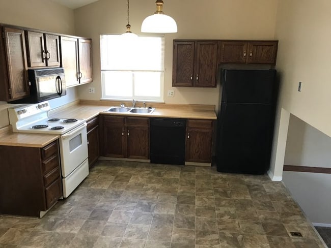 Photo - 8526 S Flower St Apartment