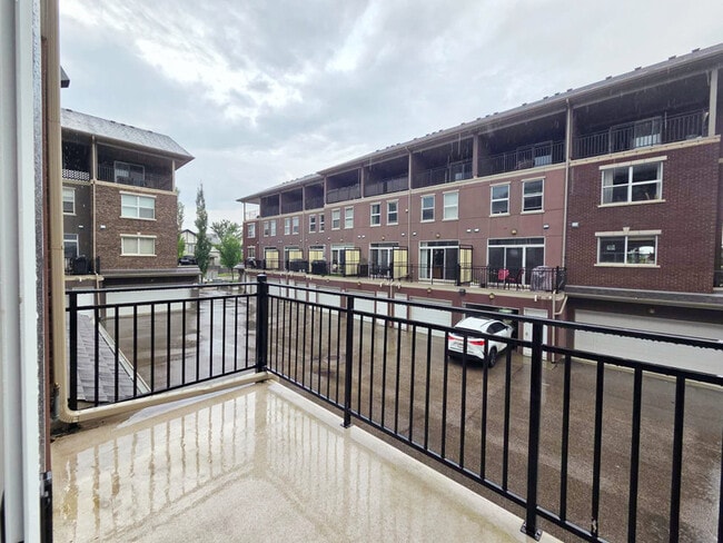 Building Photo - 1623 Cunningham Way SW