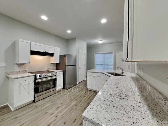 Foto del edificio - 66 Holly Rd NW