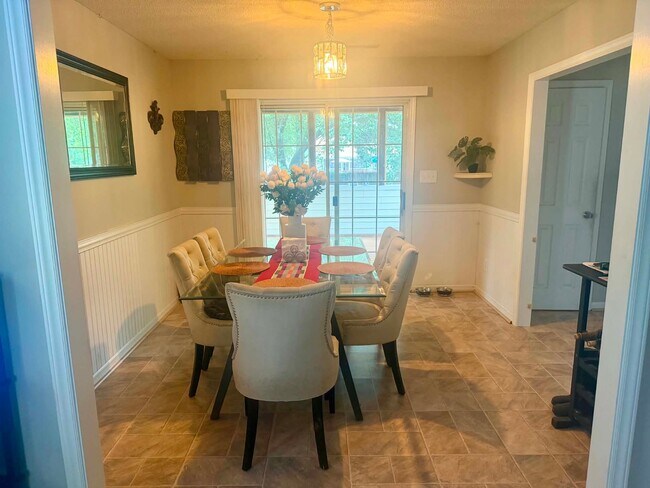 Foto del edificio - 1112 Cotten Farm Dr