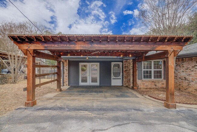 Foto del edificio - 5303 Shady Oak Cir