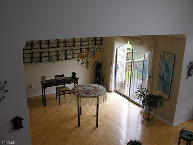 Foto del edificio - 136 Buttercup Ct